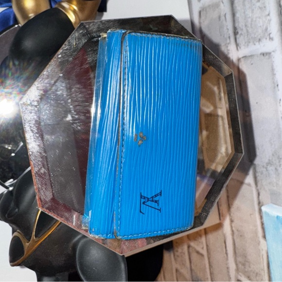Louis Vuitton GUC Blue Epi Leather 3 ring Key Holder - Picture 2 of 6